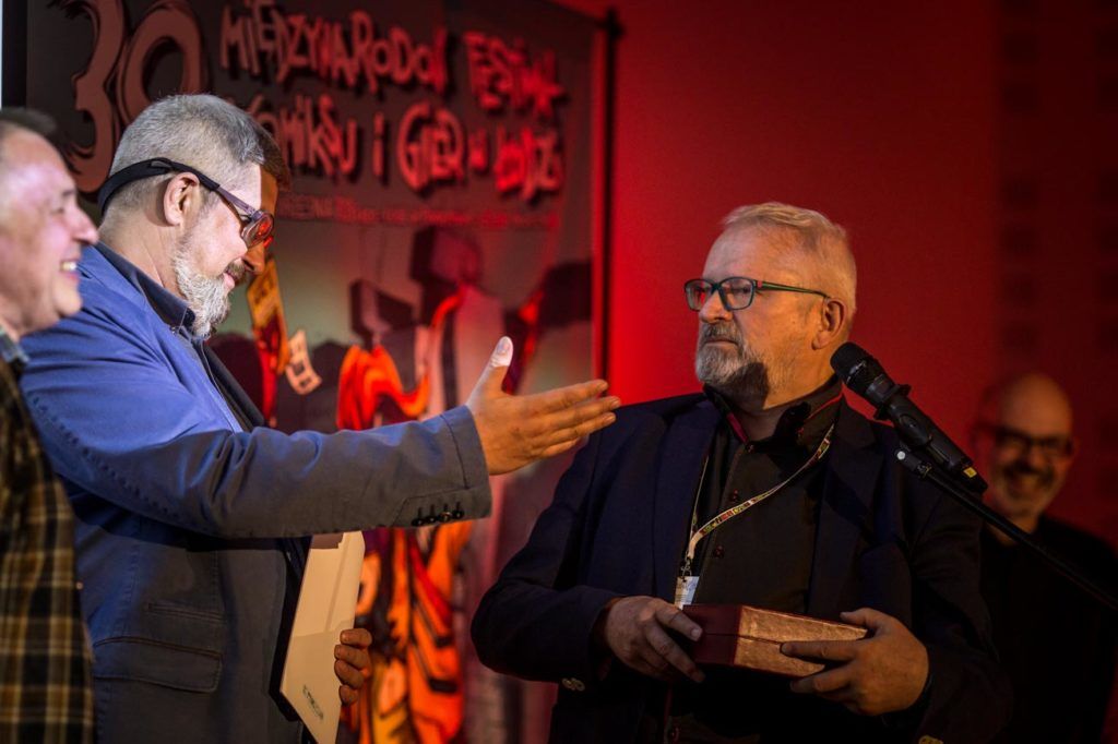 Grzegorz Rosiński odbiera nagrodę Humoris Causa, fot. Dariusz Kulesza